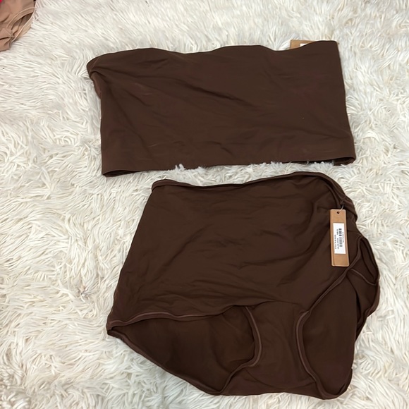 SKIMS Other - Skims cocoa fit everybody bandaou and brief set